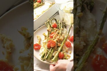 Grüner Spargel mit Parmesan-Haferflocken-Crunch 😍