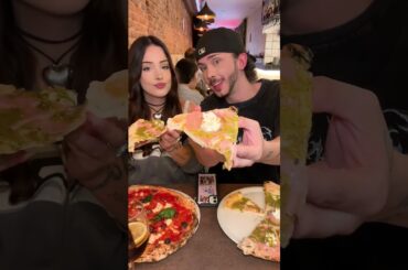 Hoy hemos ido a comer mucho y muy bien a un italiano que está en el top 5 pizzerías de España