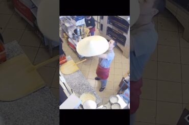 Make pizza like nobody’s watching 🍕❤️ With @filippo_pizza