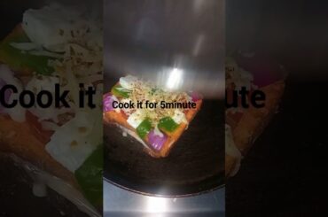 Viral bread pizza recipe 😋😋#pizza #youtubeshorts #shorts #viral