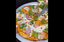 घर पर पिज़्ज़ा बनाने का सबसे आसान तरीका pizza🍕 #shorts #youtube