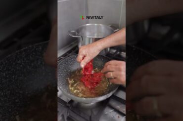 Italian peeled tomatoes - Authentic Italian Food in UAE | Nivitaly