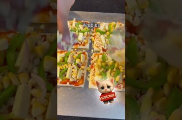 Pizza In Minutes At Home😋 #food #recipe #cooking #easyrecipe #viralshort #pizza #shorts