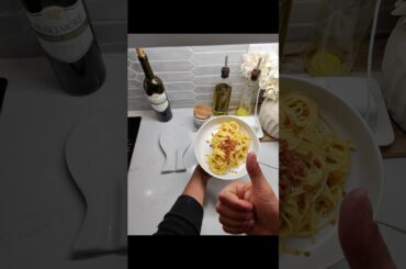 Feeding them right 🇮🇹 #pasta #italianfood #carbonara #youtubeshort #metaglasses #subscribe