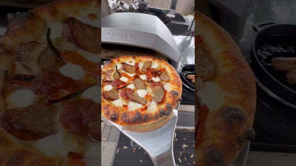 Italian Sausage #pizza #ooni #farmersmarket