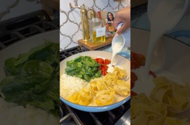 Meatless Monday with One Pan Pasta #meatlessmonday #onepanpasta #onepandinner