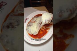 Can’t go wrong with dinner at Carmine’s 🍝 Who else agrees? #italianfood #nycrestaurants