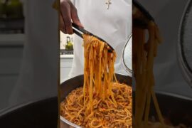 One Pot Spaghetti for the win. No way we’re using 20 dishes anymore #spaghetti #onepot #onestopchop