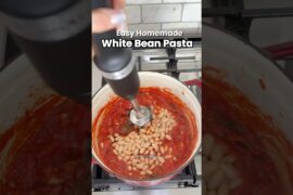 Homemade healthier pasta sauce with sneaky fiber boost! Search “homemade” at link in bio for recipe