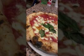 Pizzeria Italiana #travel #italy #cake #food #palermo #pizza #pastry #italia #italy