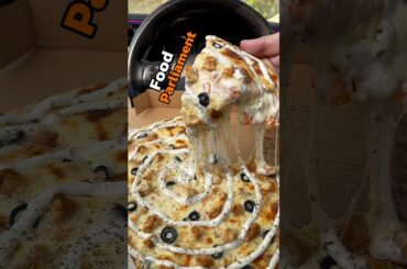 Cheesiest Pizza by Food Parliment Lahore #food #foodie #shorts