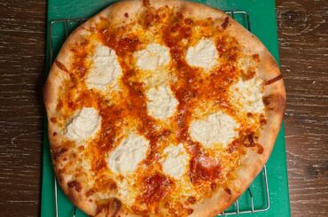 Red pesto and ricotta, homemade neo-politan style