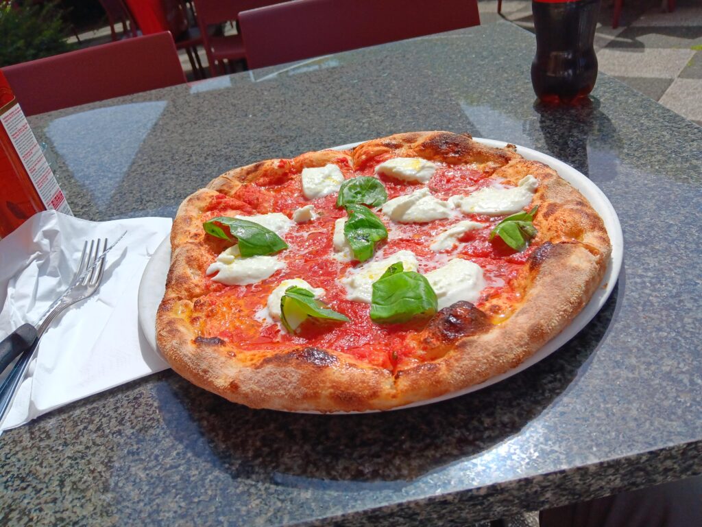 Lunchbreak at the mall i work at - Italian Switzerland
