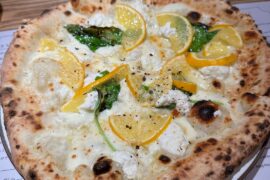 Insanely good lemon pizza in Hokkaido