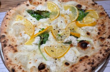 Insanely good lemon pizza in Hokkaido