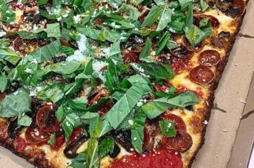 Grandma pizza: lloyd pan opinion needed.