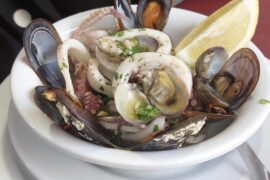 Un soute' di frutti di mare veramente eccezionale con cozze, vongole e aggiunta di polipo e calamari😍