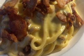 Classic Italian carbonara in Rome, from two restaurants