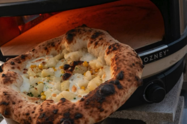 This is a classic pizza in Japan