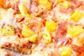 Where to find the best authentic pineapple pizza in Italy?