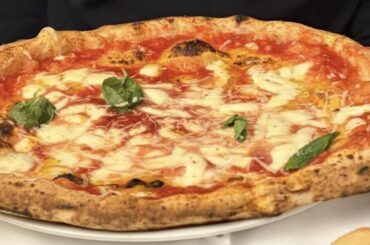 Pizza Margherita from the oldest pizzeria in the world.