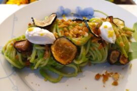 Spaghetti with cream of courgettes