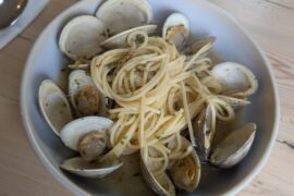 Happy Easter! Homemade Linguine Clam 💕