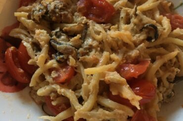 Hearts of palm pasta with smoked herbed oysters and lemon garlic pesto