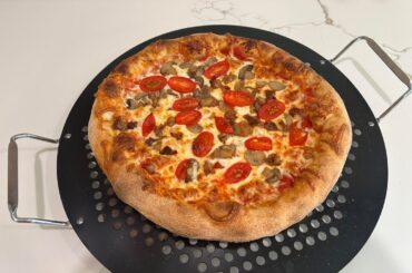 Monday night pizzas, wife says they were my best yet