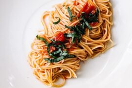 Simple tomato pasta 🍅