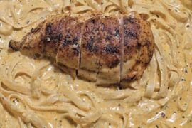 Creamy fettuccine Alfredo pasta