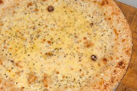 I made a white pie with sesame seed crust