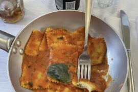 Creamy Tuscan Ravioli 🍽️