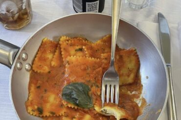 Creamy Tuscan Ravioli 🍽️