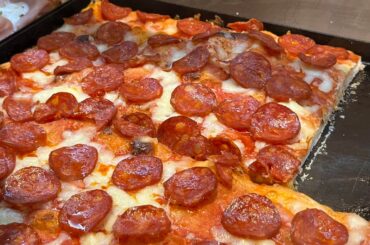 i don’t mind pizza for all 3 meals 🤤