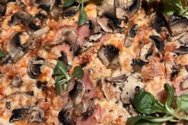 Prosciutto e funghi for me today...