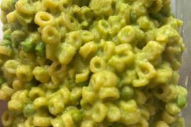 creamy pea pasta 😍 (dairy free, peas so thick!)