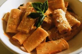 Rigatoni with Vodka Sauce
