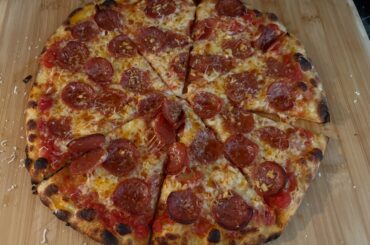 Day 136 of making pizza every day. Pepperoni and Garlic.