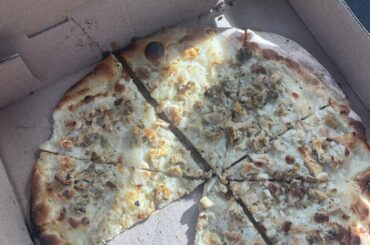 Frank Pepe but in Bethesda