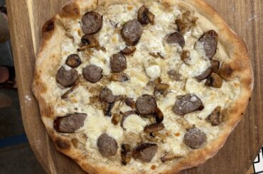 Sausage, mushrooms, onions.