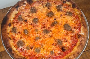 I made a 16-inch pizza NY style pizza in my apt oven