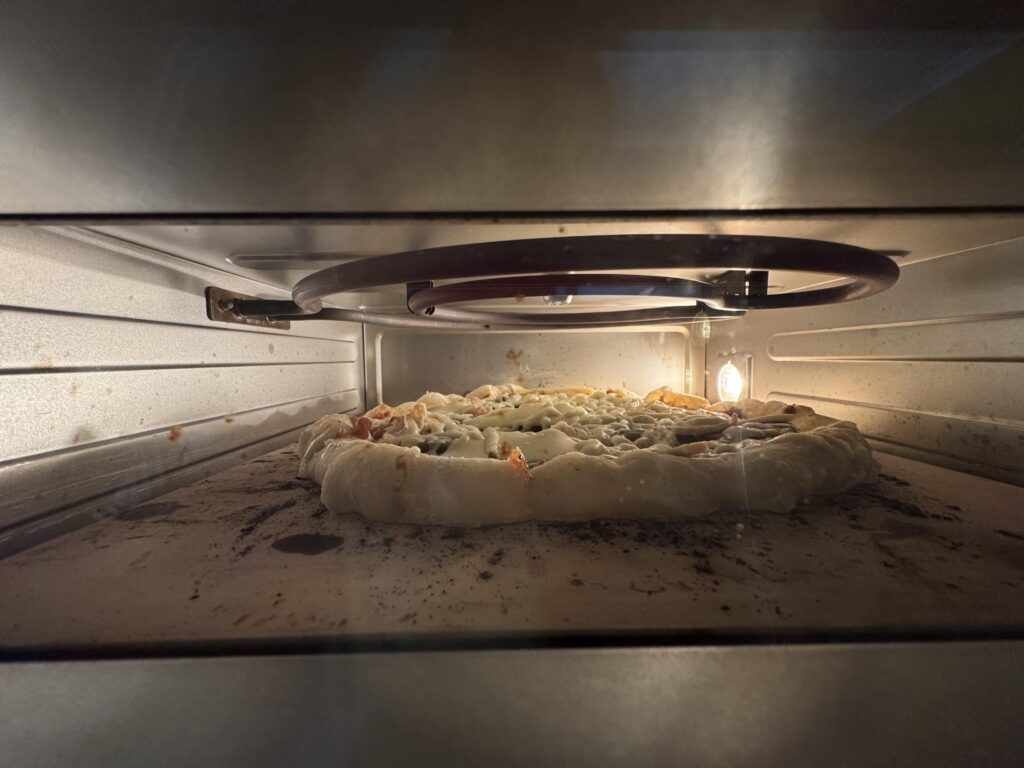 Just sayin , I love this pizza Reddit