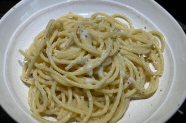cacio e pepe using only the traditional ingredients.
