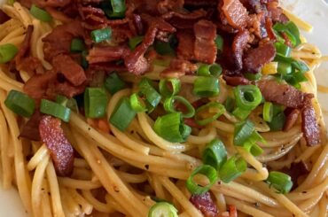 Spaghetti with bacon and Brie cheese.