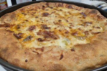 Super messy stuffed crust