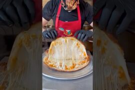 The trending double crust pizza 🍕 #trend ing #viralshort #viralvideo #shorts  #pizza  #fypシ