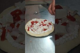 Aaj toh pizza patties ka order aaya#pizza #foodie#viral #food