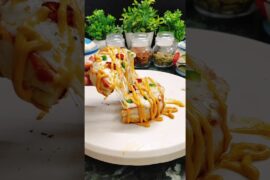 ₹20 bun se cheese loaded pizza!” 🍕 #viral #pizza #recipe #breadpizza #easyrecipe