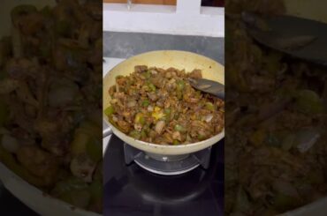 Home made pizza | mini vlog | #viralvideo #viralshorts #cooking #dailyroutine #dailyvlogger